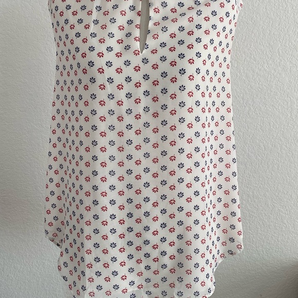 New Ann Taylor sleeveless white top red and blue geo print small - Picture 10 of 13